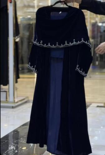 عبايه مخمل شتويه