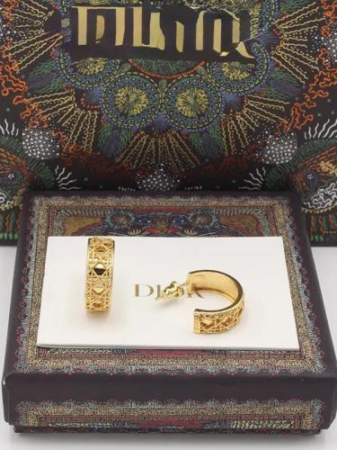 حلق ديور مطليه ذهب