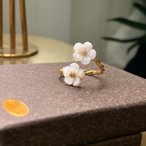 خاتم مطلى ورد صدف