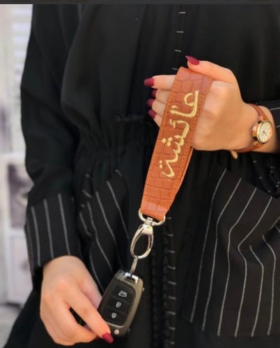 ميداليه بالاسم_الوان متعدده