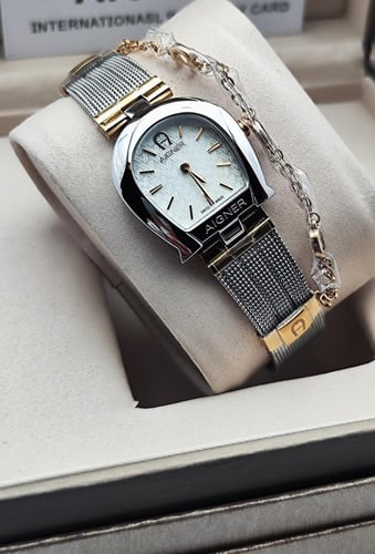 ساعه فاخره A