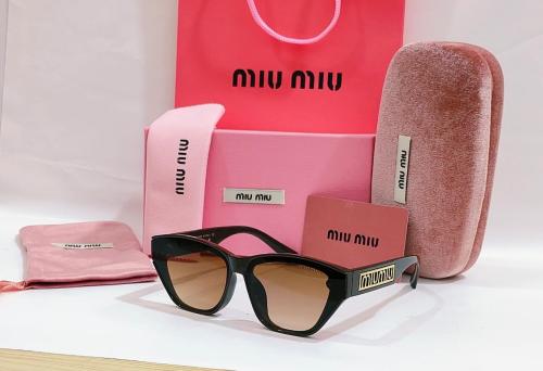 نظاره miumiu