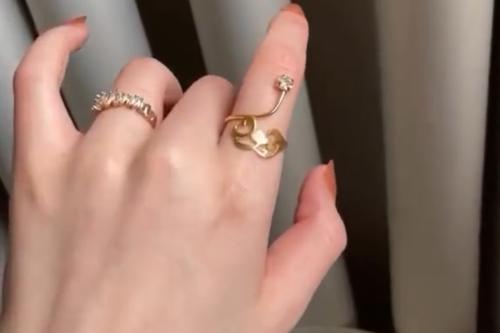 خاتم بالاسم مطلي