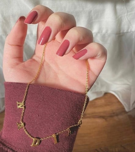 سلسال الحروف مطلي بالذهب