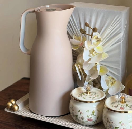 تنسيق هدية ( صينية ، ترمز ، تمريات ، عطر ، طقم فنا...