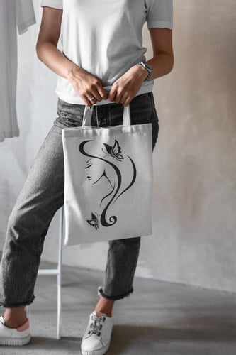 صمم شنطتك عكيفك