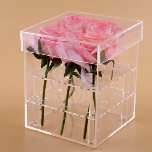 بوكس شفاف من الاكريلك مناسب للهدايا/ 30 وردة