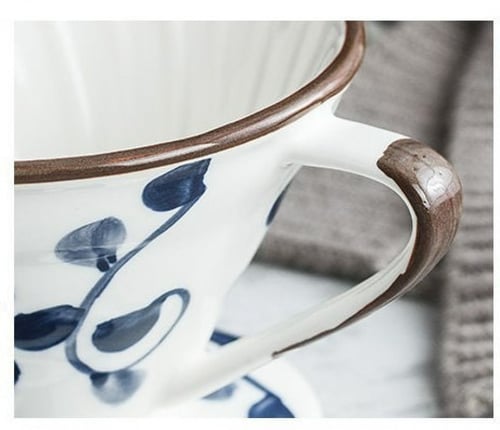 قمع V60 ابيض مشجر