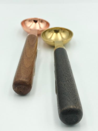 ملعقة معيار القهوة نحاسي يد خشب