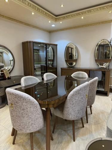 طاولة طعام 11قطعه