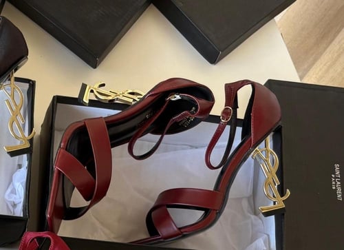 كعب سان لوران