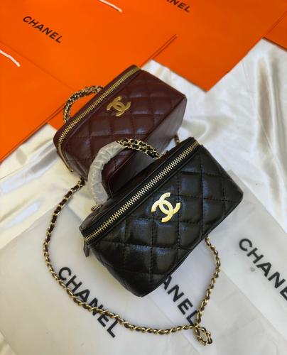 شنطة شانيل مكياج