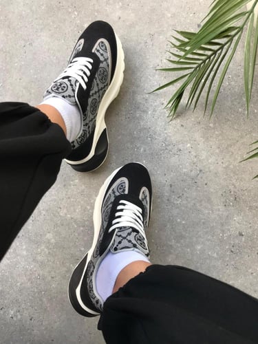 حذاء توري بورش