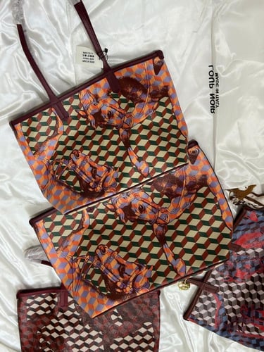 لوب نوار توت باق