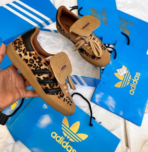 حذاء اديداس تايقر