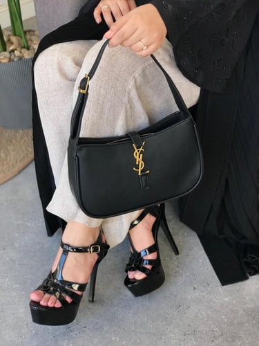 طقم سان لوران الانيق