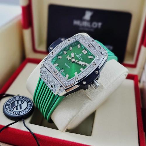 ساعة هوبلت نسائي زركون