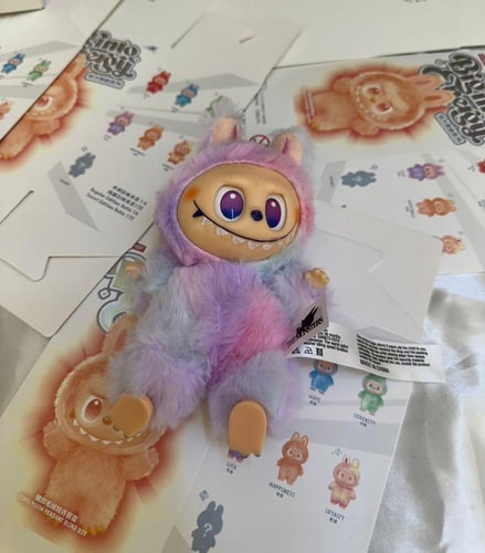 دمية لابو بو