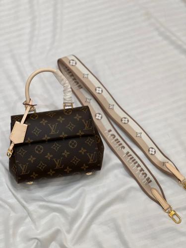 شنطة لويس فيتون كلوني