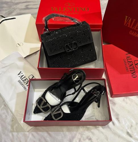 طقم فالنتينو