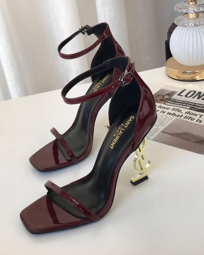 كعب سان لوران