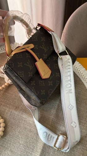 شنطة لويس فيتون كلوني