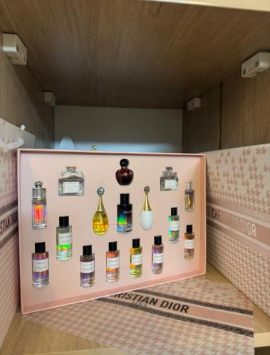 مجموعة عطور ديور ميني مع الملحقات
