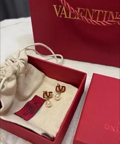 حلق فالنتينو مع الملحقات