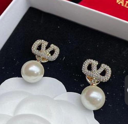 حلق فالنتينو مع الملحقات