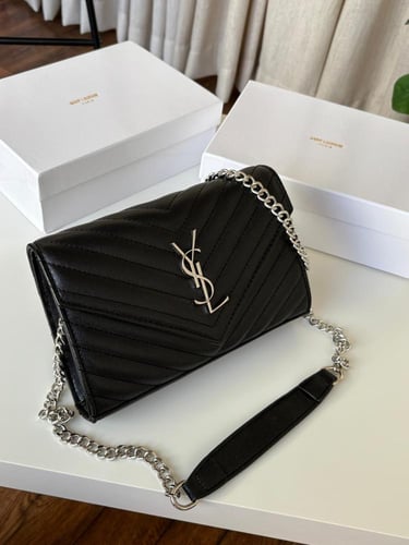 شنطة سان لوران انفلب