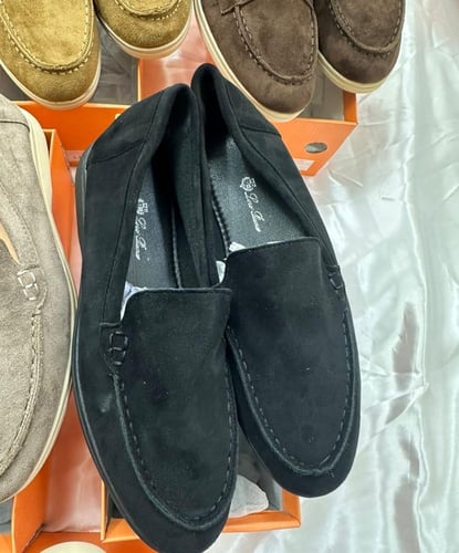 حذاء لوروبيانا