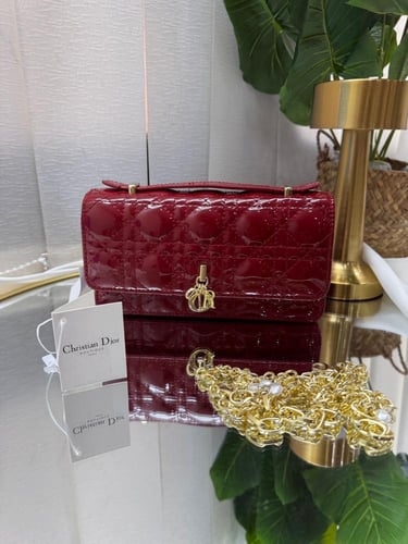 شنطة ديور لامع