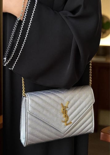 شنطة سان لوران انفلب