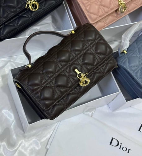 شنطة ديور مطفي قفل ذهبي