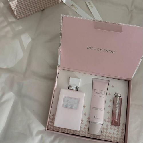 مجموعة مس ديور مع الملحقات