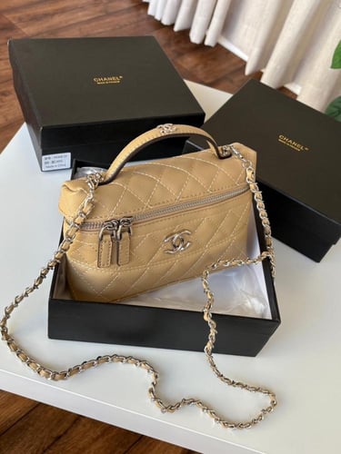 شنطة شانيل مكياج