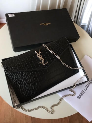 باوتشات سان لوران