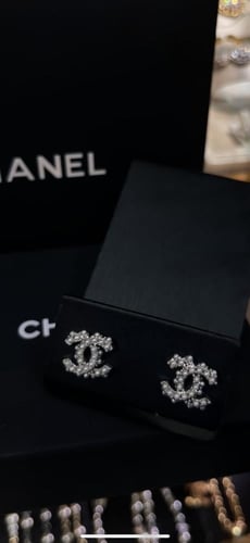 حلق شانيل مع الملحقات