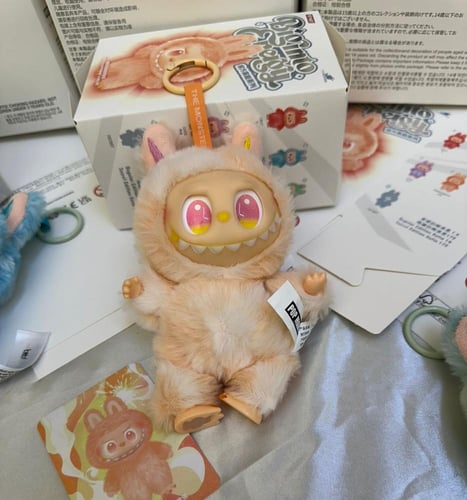 دمية لابو بو