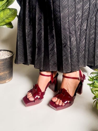 كعب سان لوران