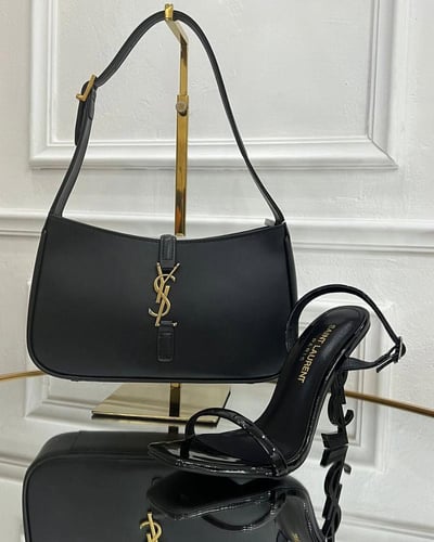 طقم سان لوران