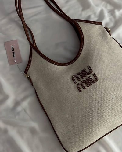 توت باق miu miu