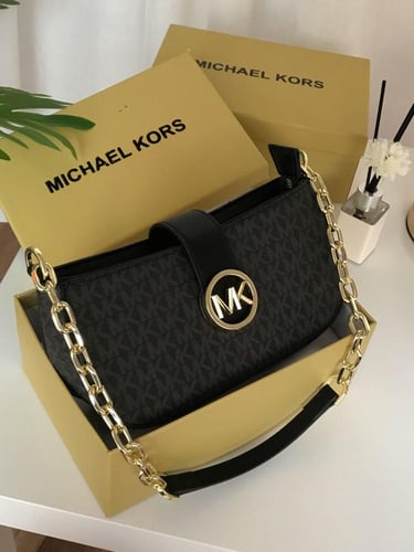 شنطة مايكل كورس