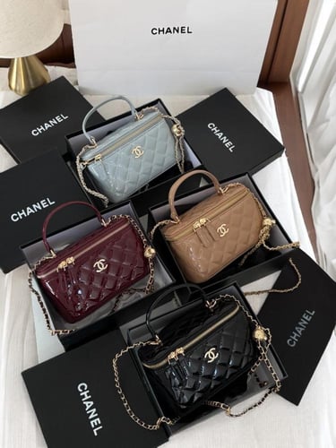 شنطة شانيل مكياج لمعه