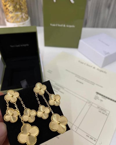 حلق فان كليف مع الملحقات