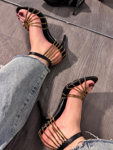 كعب سان لوران