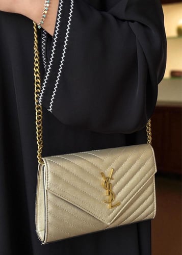 شنطة سان لوران انفلب