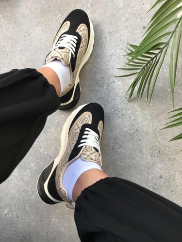 حذاء توري بورش