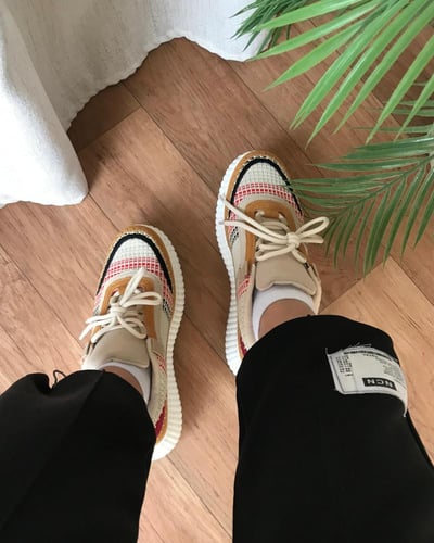 حذاء كلوي الانيق