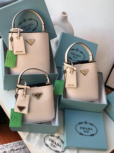 شنطة برادا ثلاث احجام